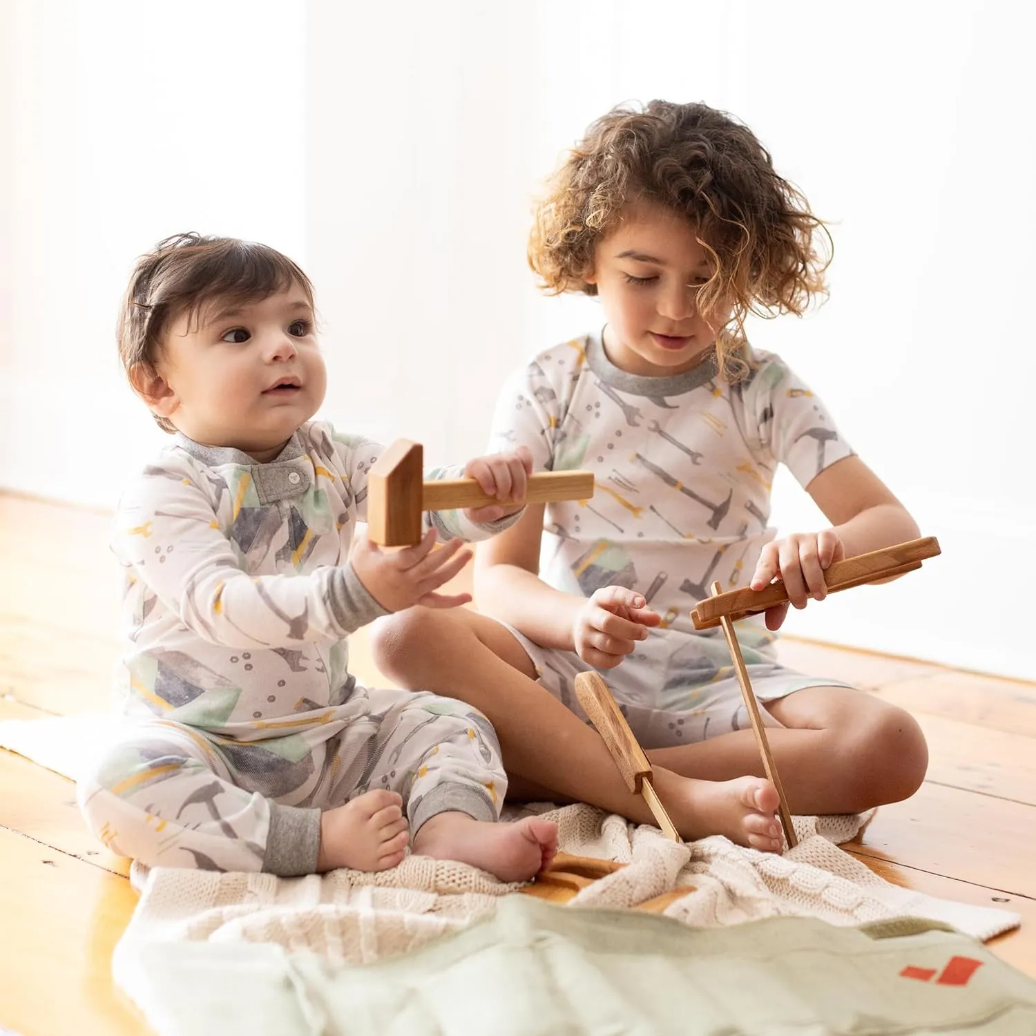 Burt's Bees Baby Baby Boys' Pajamas, Tee and Pant 2-Piece Pj Set, 100% Organic Cotton
