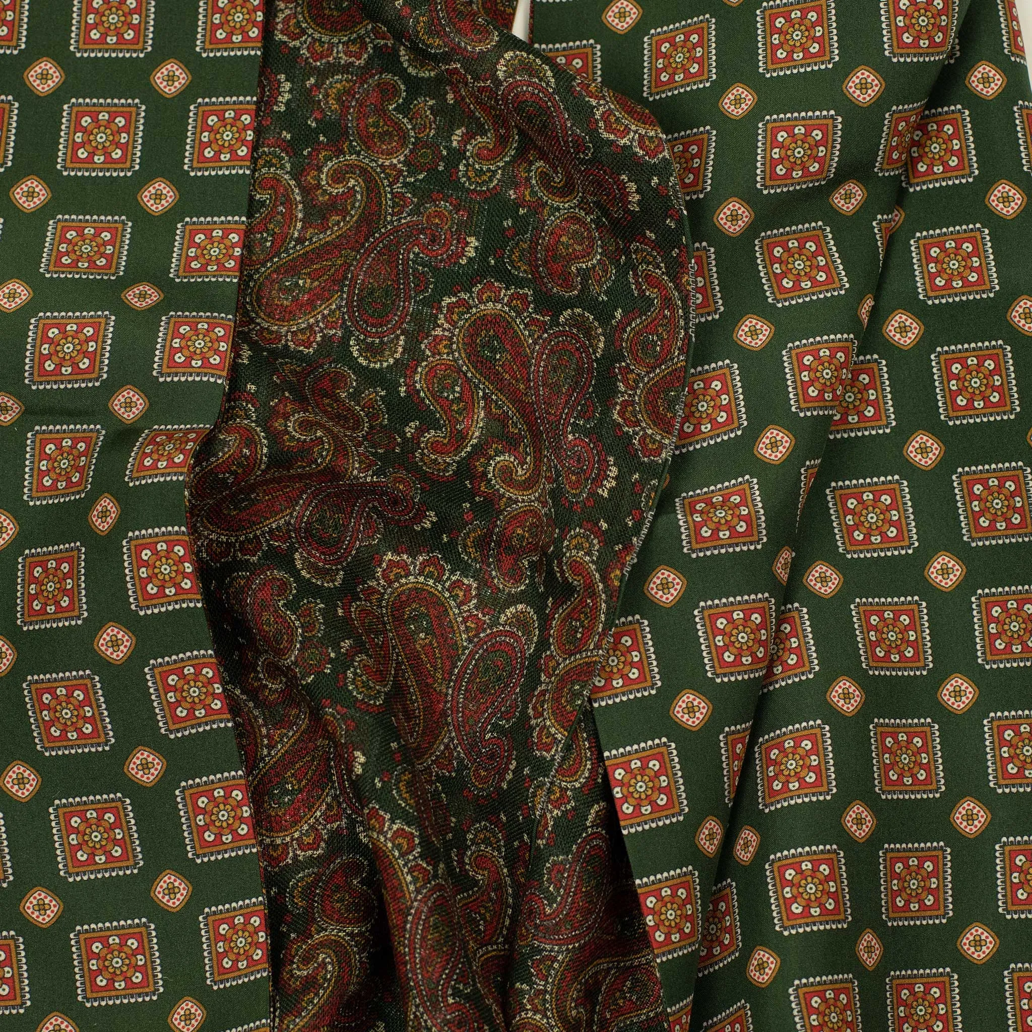 Double-sided silk foulard scarf in green