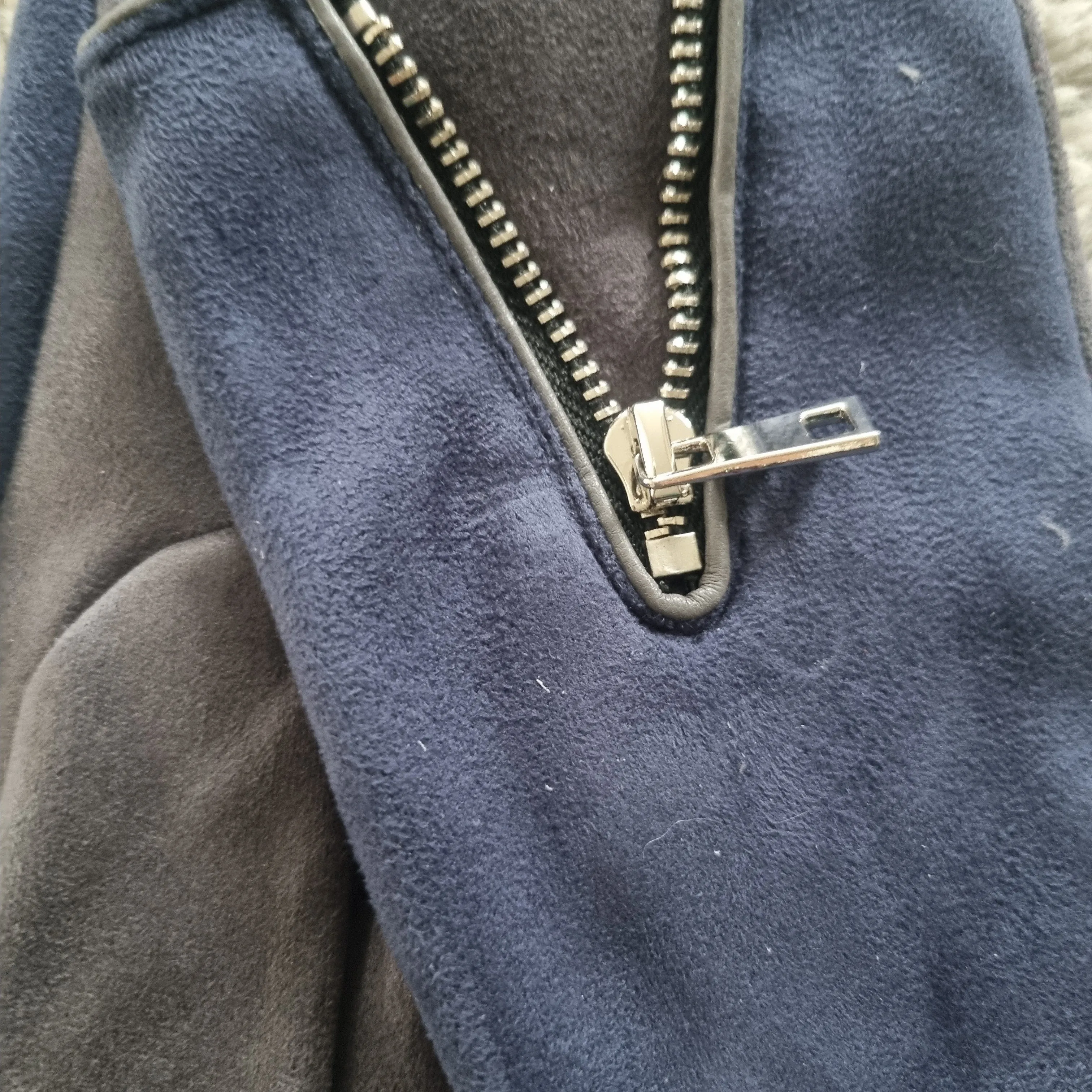 Equilibrium Zip gloves