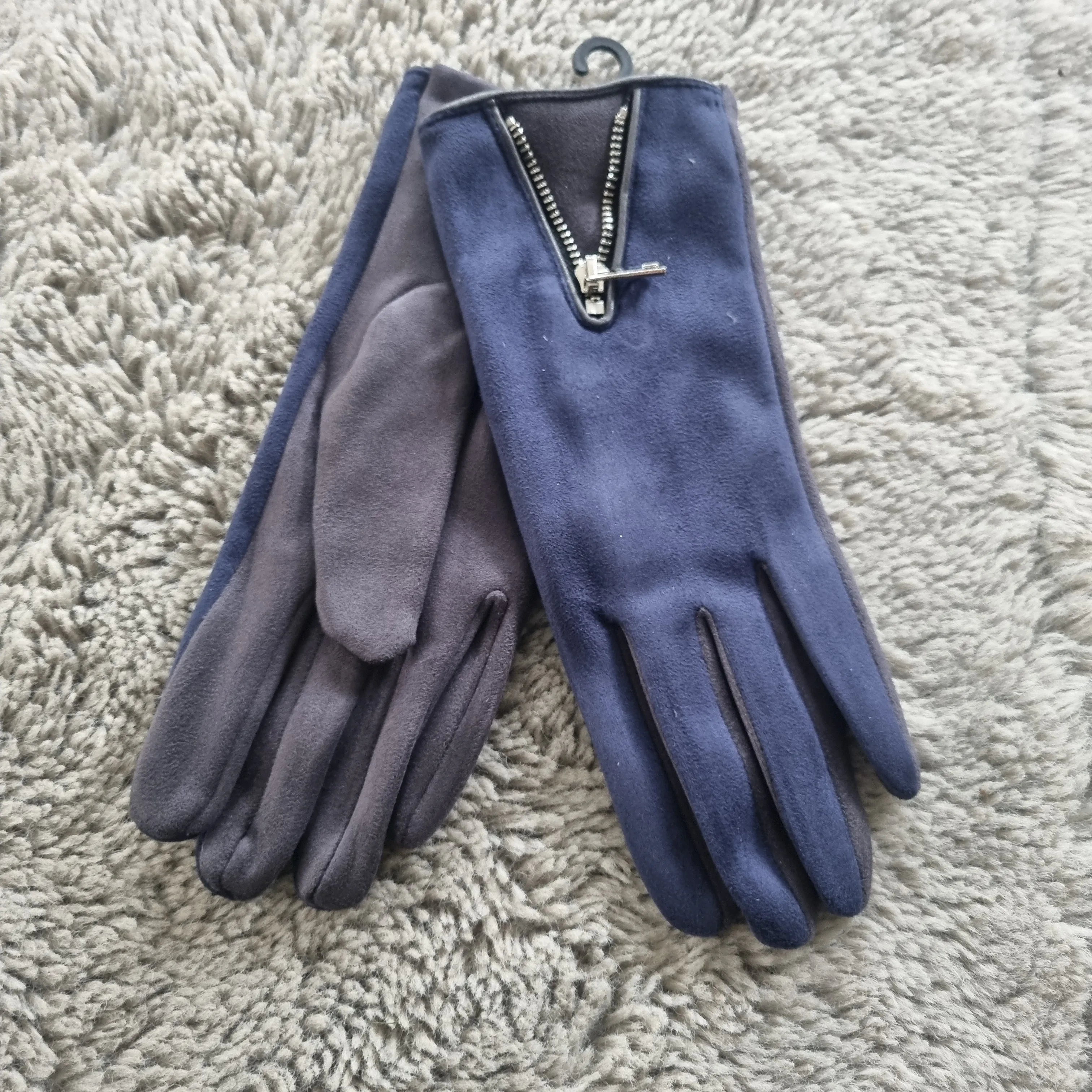 Equilibrium Zip gloves