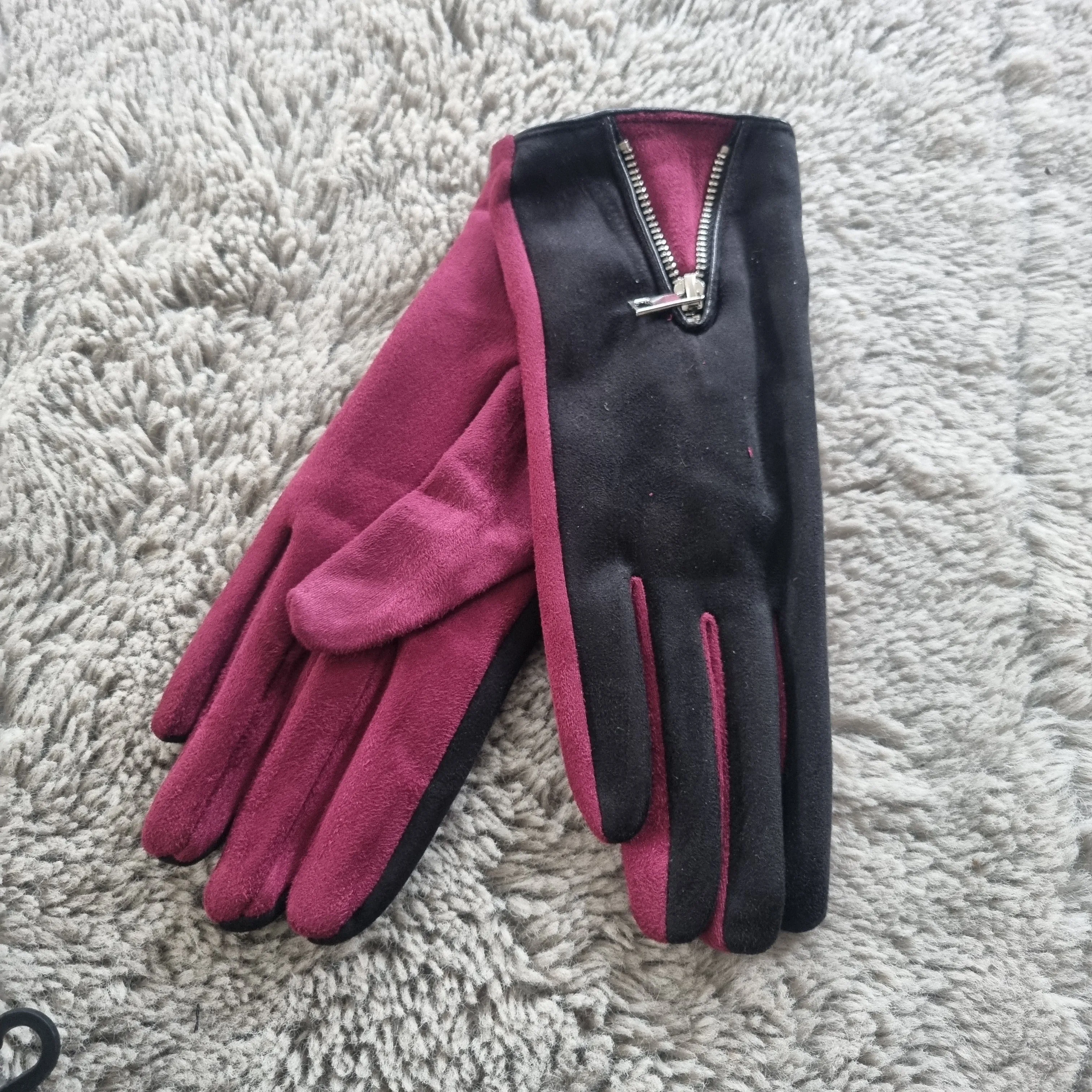 Equilibrium Zip gloves